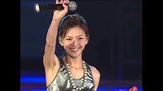 “孙燕姿《奔》现场演绎：同一首歌演唱会精彩瞬间”