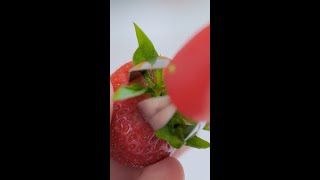 Must-have gadget 🍓 Effortless strawberry eating
