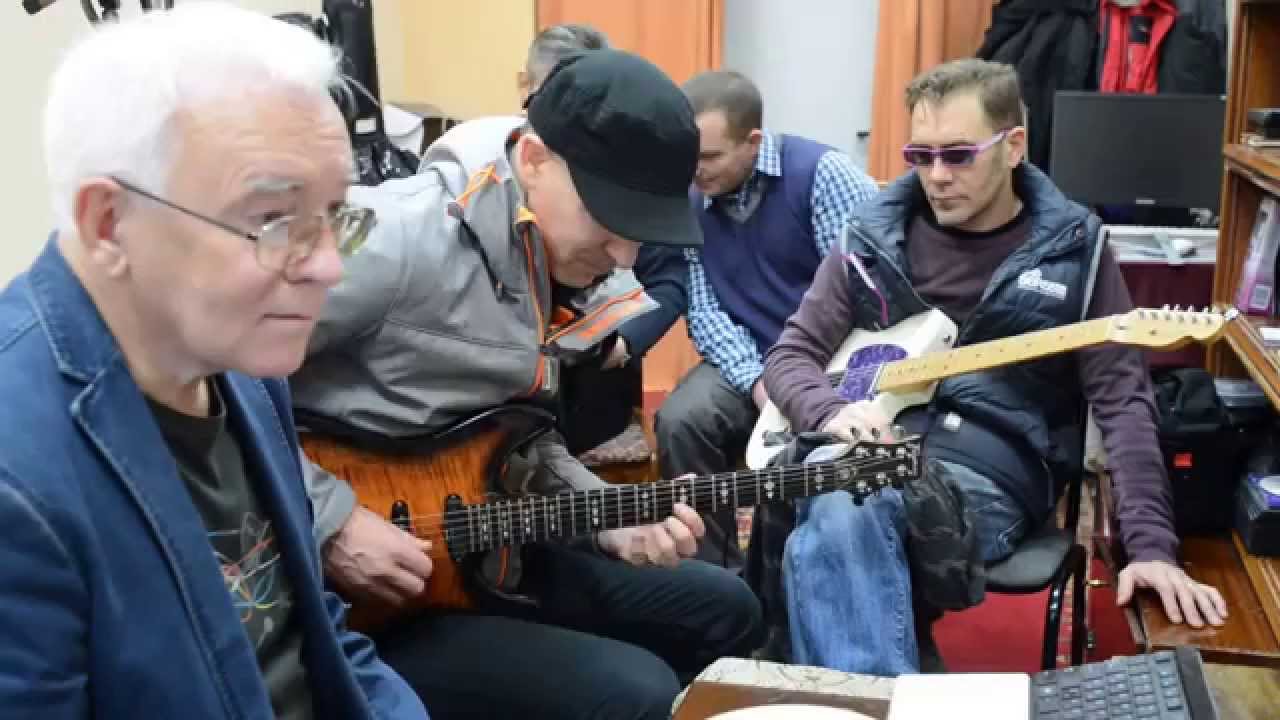 Malcolm Bruce is improvising with Mordovian folk music of Toorama