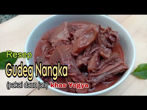 Gudeg Pakai Daun Jati