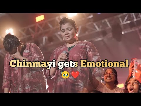 Chinmayi's emotional moment on stage 🥹 ❤️ When the crowd sing "Ennodu Nee Irundhal(Reprise) Version
