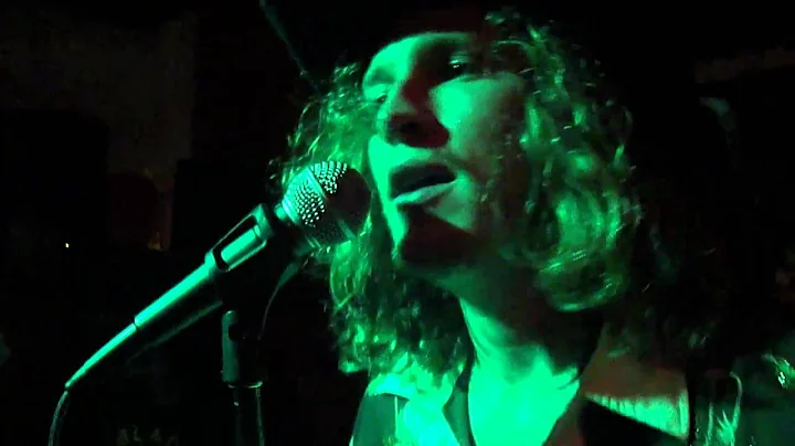 Wasabi Fox "Ghost Busters Theme" (Halloween Show a...