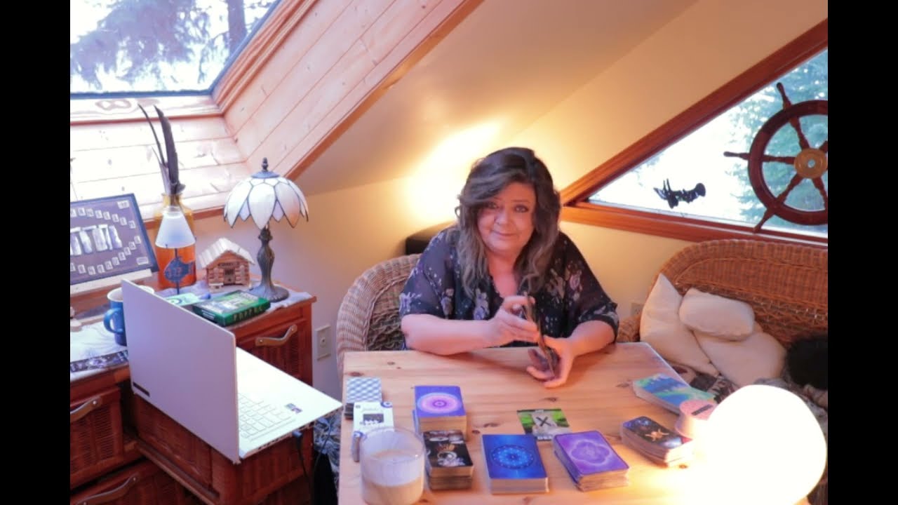 PEOPLE MAY BE SO VERY JEALOUS RIGHT NOW/RESENTFUL OF YOUR BLESSINGS. WISHING THEY HAD WHAT U HAVE