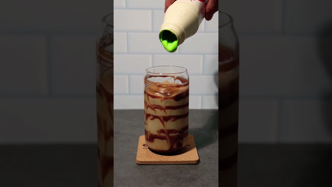 Indulge in the refreshing taste of our Mint Chocolate Iced Frappe! 🍃🍫 