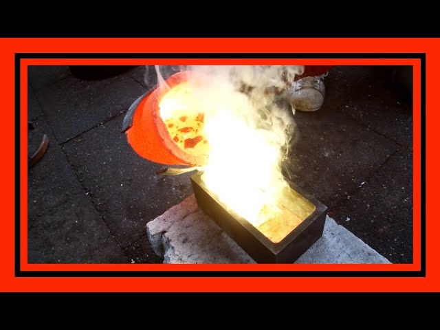 GEELKOPER MESSING THUIS IN DE ACHTERTUIN SMELTEN EN PLATSTAF GIETEN