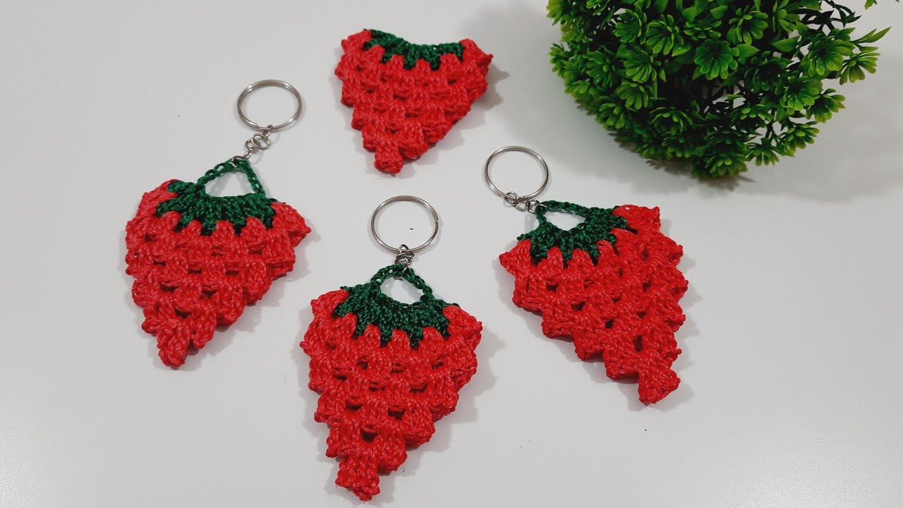 CHAVEIRO DE CROCHÊ MORANGO RÁPIDO E FÁCIL  E  IMÃ DE GELADEIRA