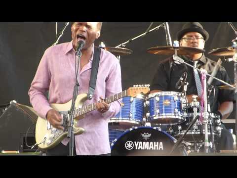 Robert Cray Band - "Right Next Door (Because Of Me)" - 7/17/14
