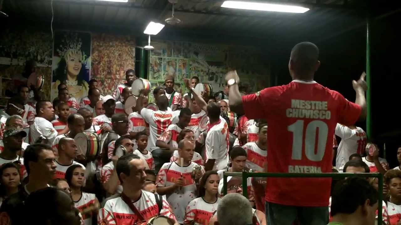 Show da bateria da Estácio de Sá na quadra do Império da Tijuca.