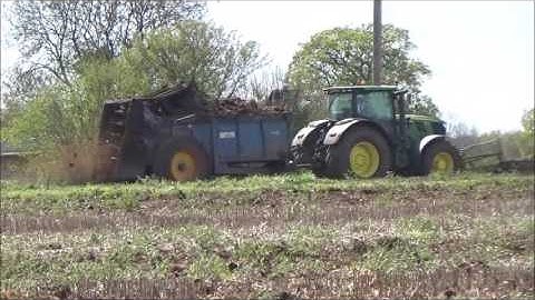 Muck Spreading with 3 & JCB Loading plus NEW Fendt 724