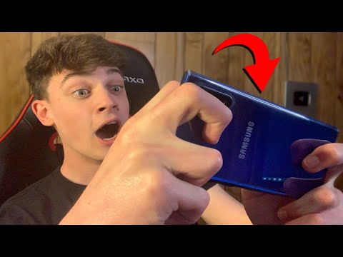 playing-fortnite-on-my-phone!