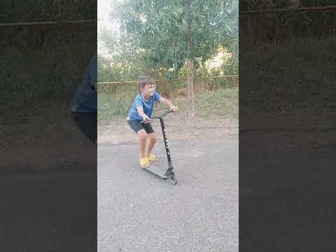 камран в реальной жизни#камран#шгш#трюкинасамокате