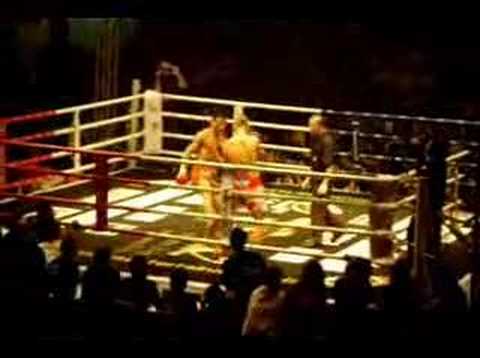 Fury in Macau VS Kuy Donald