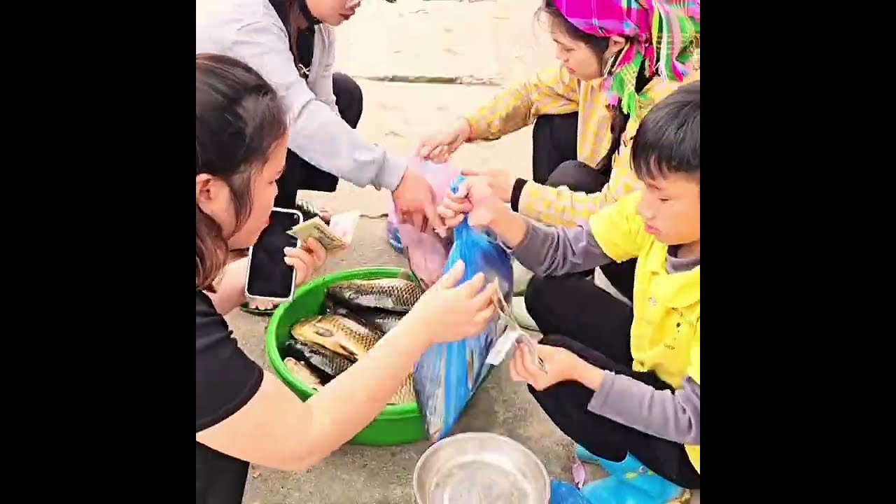 FULL VIDEO 120 Days and Nights Survival Single Mother Helps Boy Catch Big Fish to Sell in the Wild