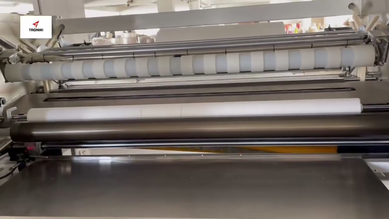 Fully automatic canister spunlace wet wipes rolling machine with high output 