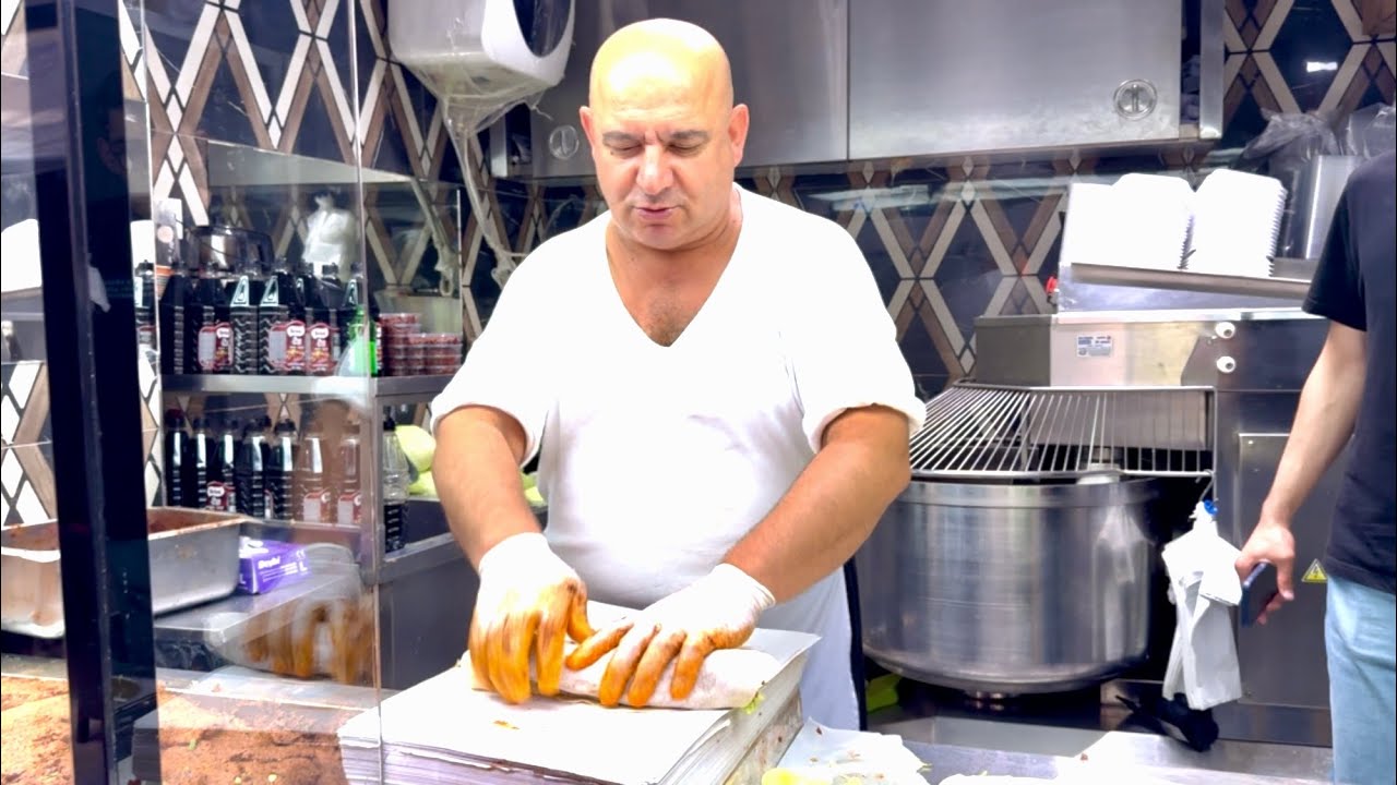 The Famous Çiğköfteci Ali Usta, Fatih, Istanbul, Turkish Food, Travel,