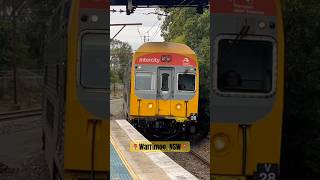 V Set Arriving Into Warrimoo