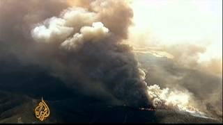 Firefighters battle California wildfire