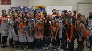 Browns volunteer at Greater Cleveland Food Bank