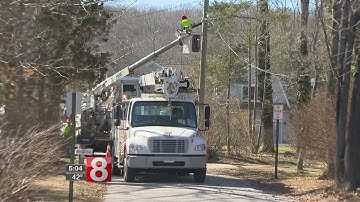 Eversource crews work to restore power before next storm