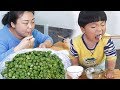 今天買豌豆，剝殼素炒花了好長時間，結果被魚肉搶了風頭 | Buy peas today, shell and stir-fry