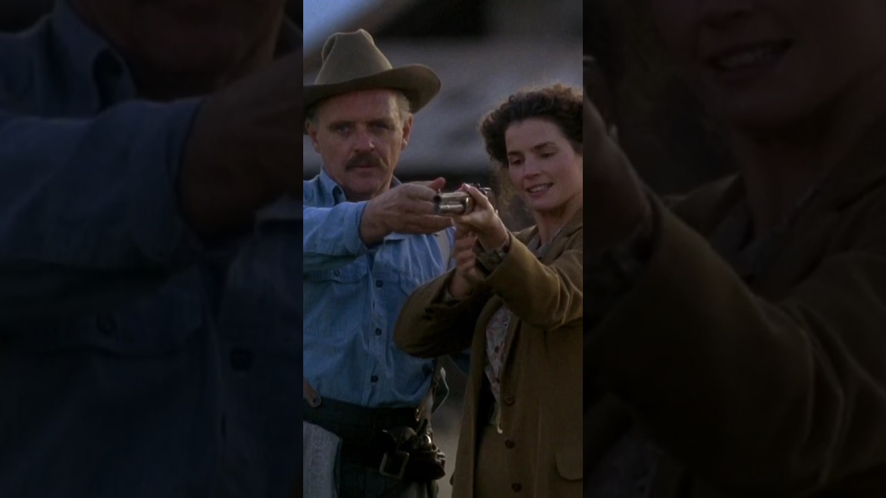 Anthony Hopkins teaches Julia Ormond how to fire aWinchester 1873 rifle at a can.Legends of the Fall