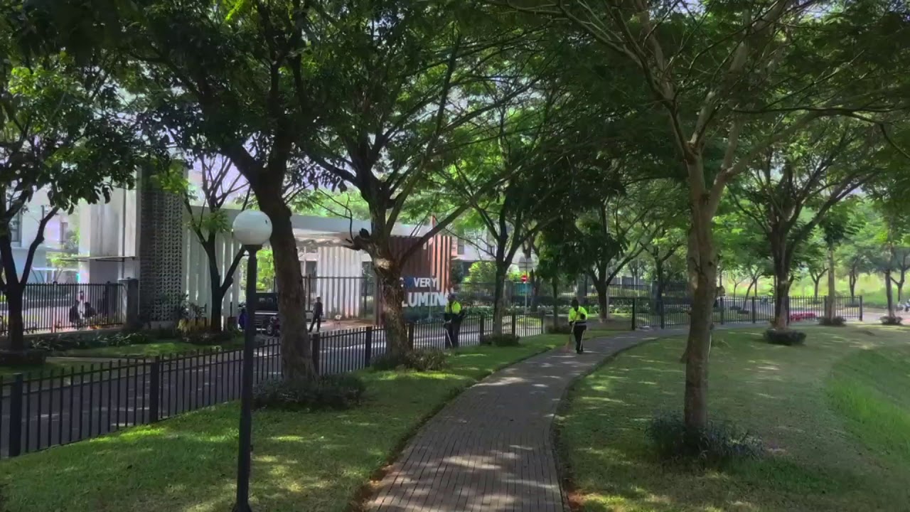 Discovery @ Bintaro Jaya - YouTube