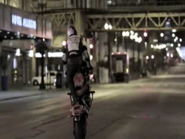 Guarda Chicago Style Skating Music "ROLL HARD" by Caloge (Chi-Town Producer/Writer, Skating & Steppin) Hot su YouTube Guarda Chicago Style Skating Music "ROLL HARD" by Caloge (Chi-Town Producer/Writer, Skating & Steppin) Hot su YouTube