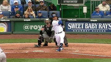 CWS@KC: Infante hits a single to center, Cain scores