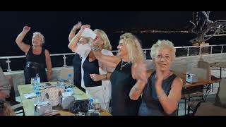 Akçay Askeri̇ Kampinda Fi̇leni̇n Sultanlarinin Avrupa Voleybol Şampi̇yonu Olmasini Coşkuyla Kutladik.