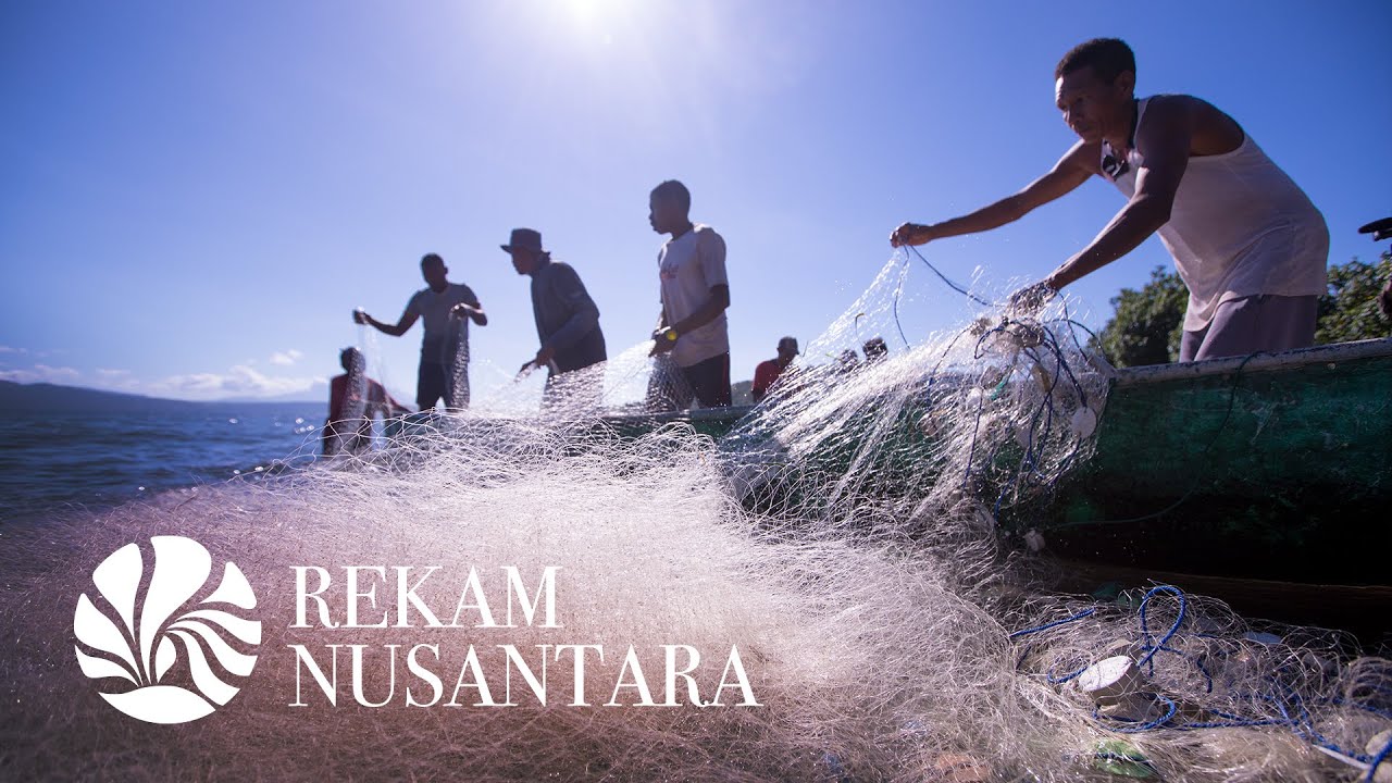 Laut dan Masyarakat Pesisir (The Sea and the Coastal Community)