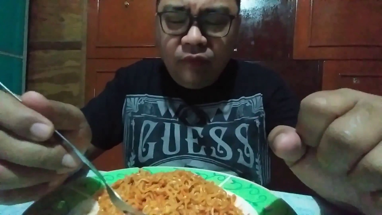 Fire Noodle Challenge! vloggeras fantasticas 3am