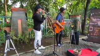 Via Vallen nyamar menjadi band pengamen di sidoarjo