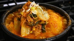 Pork bones soup (Gamjatang: ê°ìžíƒ•) - Durasi: 16.31. 