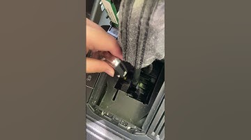 A trick to solve the problem of being unable to shift gears #driving #drivinglessons #automobiles