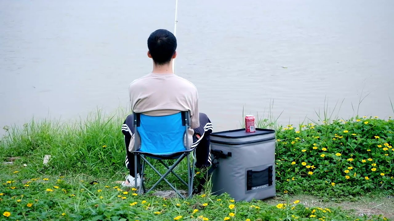 Go fishing with Alpicool 25L Soft Cooler