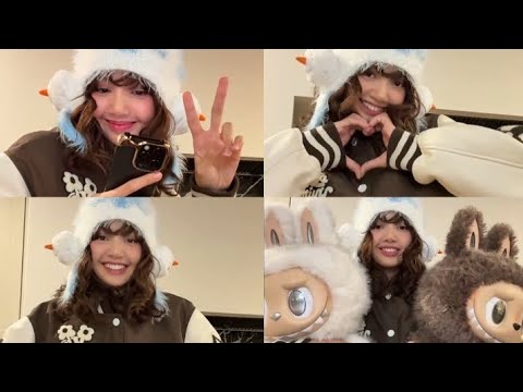 LISA BEING CHAOTIC FOR ONE AND A HALF MINUTE STRAIGHT IN HER LIVE