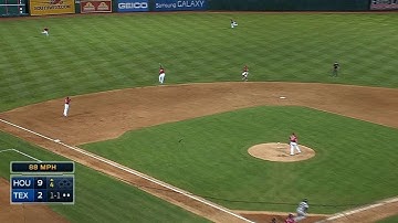 HOU@TEX: Andrus makes an impressive catch to rob hit