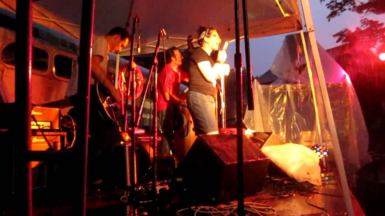 Lara Hope and The Champtones