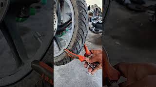 The Tubeless Tire Trick Every Mechanic Should Know #AutomotiveTips #AutoEducation #DIYMechanic