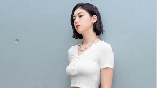 三吉彩花、「anan」表紙で豊かなバスト披露　急な艶っぽ路線へのシフトに驚く声