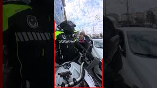 Bahçelievler'de motosikletli zabıta memuru, yaralı bebeği hasteneye yetiştirdi