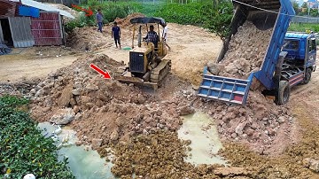 Best Fantastic Action Bulldozer D20A Showing Driver Skill Pushing Soil Stone into Water Refill Land