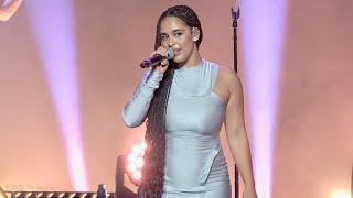 Jorja Smith, &quot;February 3rd&quot; (live), Fox Theater, Oakland, August 28, 2022 (4K)