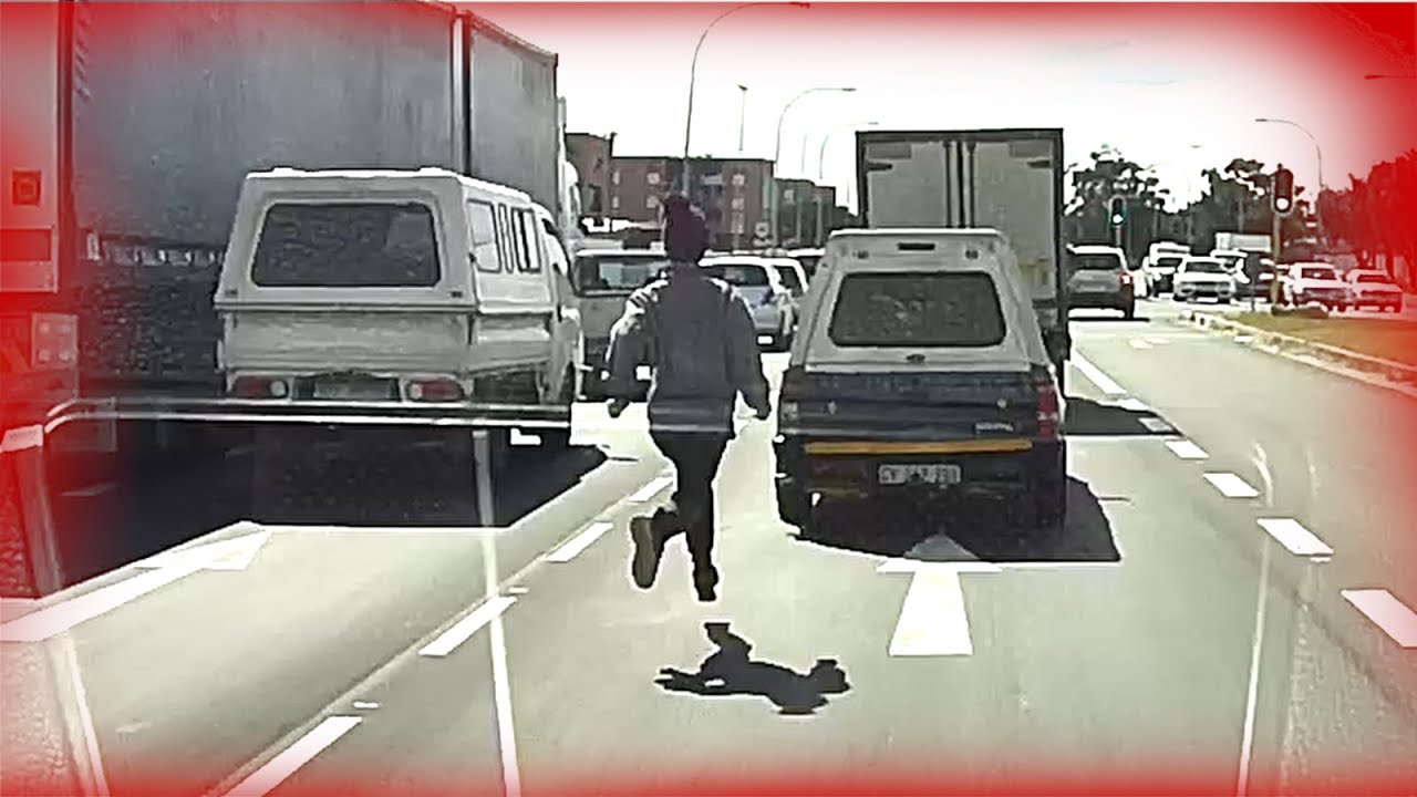 Failed breaking into bakkie attempt Dash cam Cape Town Traffic South