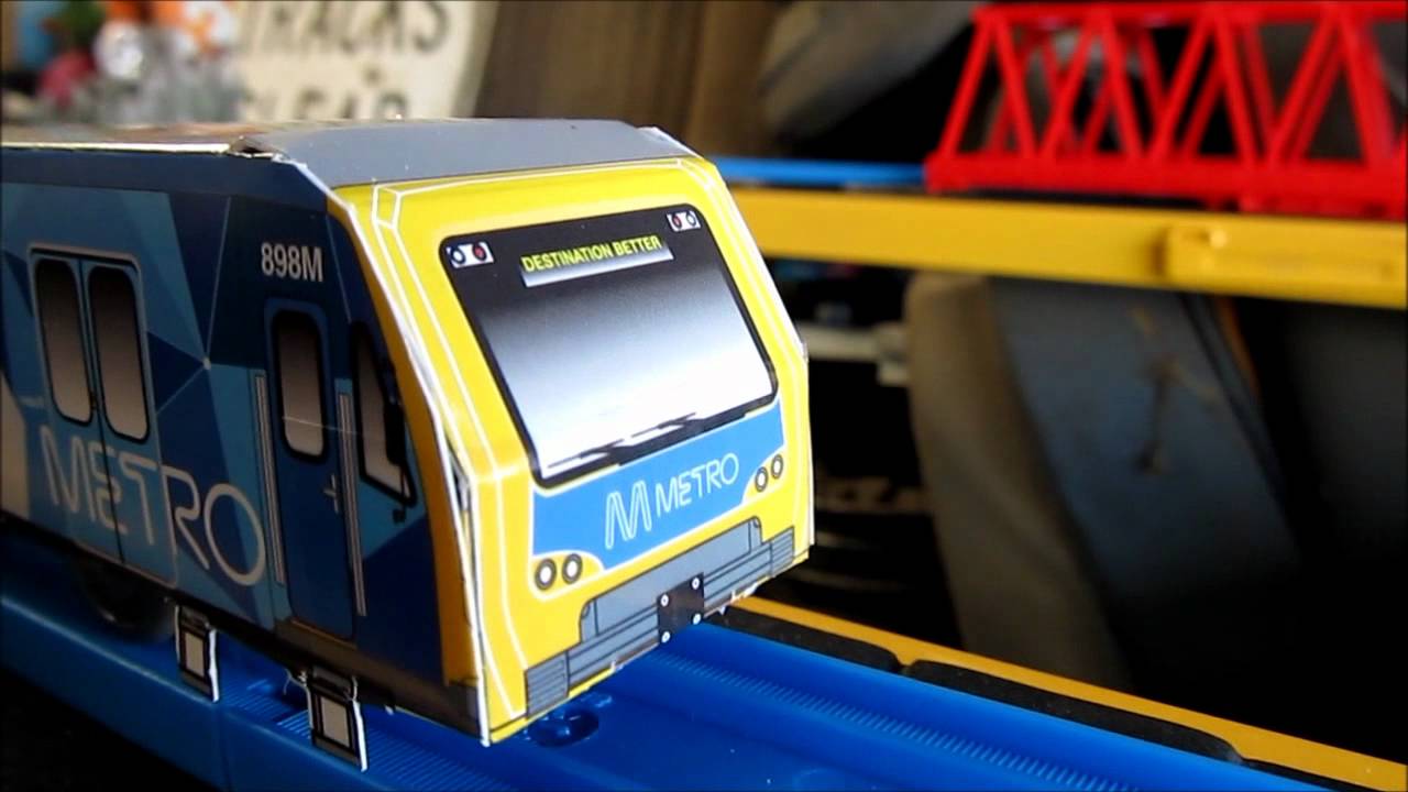  Trackmaster Melbourne Metro X'trapolis train running model - YouTube