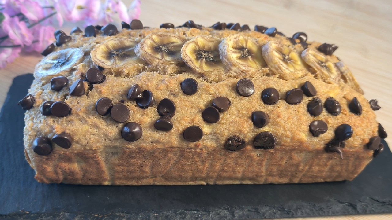 ¿Tienes AVENA y PLÁTANO? Este bizcocho saludable te va a sorprender 🤎