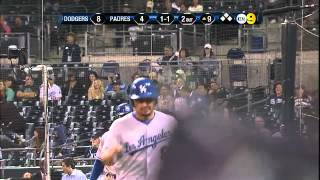2012/09/27 Victorino scores on wild pitch