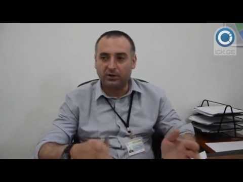 მოქალაქე 41 ნომრიანი მაისურით საარჩევნო უბანზე