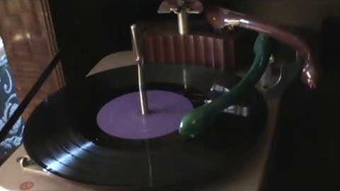 Zenith Cobra Matic record changer playing 78 and 33 1/3 rpm records