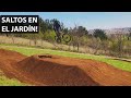 Construímos Saltos de Bicicletas en el Jardín de un Amigo!